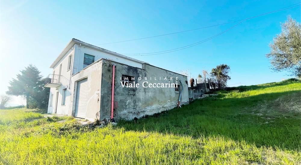 Casa con terreno di proprietà