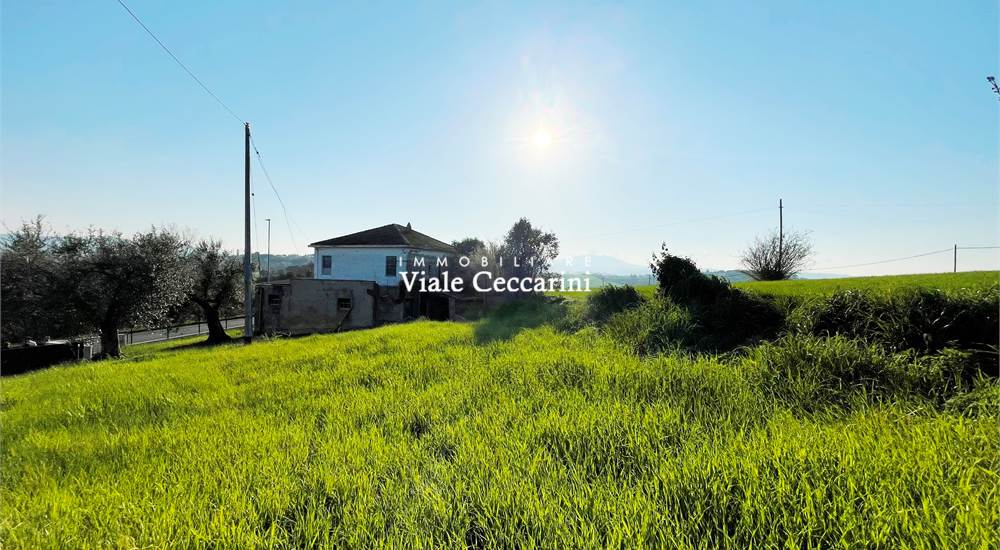 Casa con terreno di proprietà