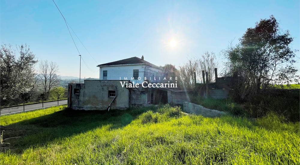 Casa con terreno di proprietà