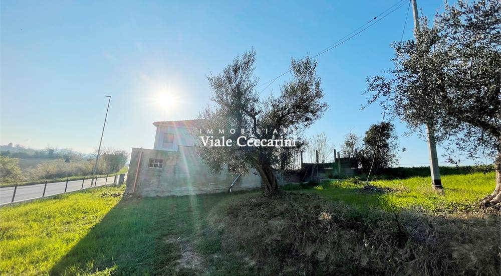 Casa con terreno di proprietà