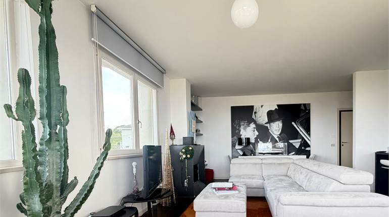 Elegante e raffinato appartamento con splendita vista mare 